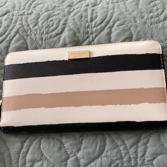 Kate Spade Neda Wallet - NWT - Picture 1 of 3